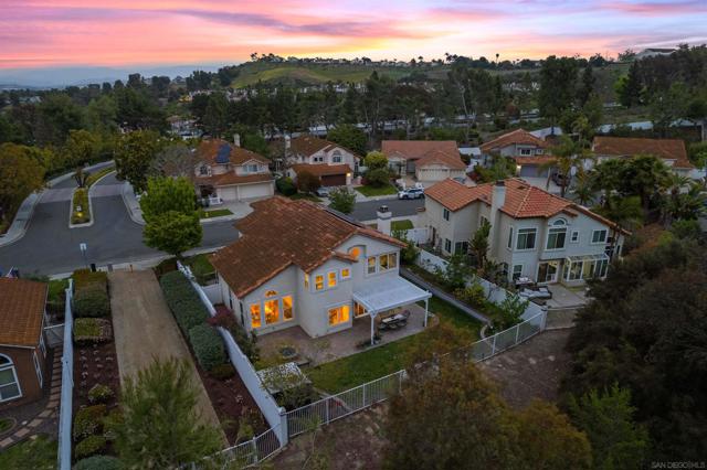 1205 Masterpiece Dr, Oceanside CA: https://media.crmls.org/mediaz/9389ef98-95ac-4e1f-86df-31da2ff40bc1.jpg