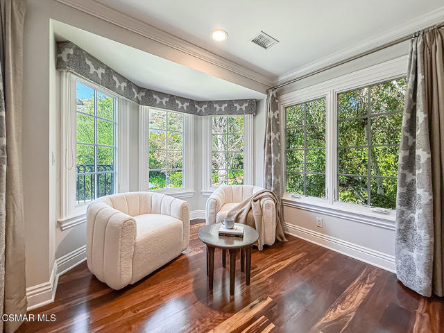 581 Lakeview Canyon Road, Westlake Village CA: https://media.crmls.org/mediaz/938a0c30-d355-4263-adcf-bf10dbf8a27e.jpg