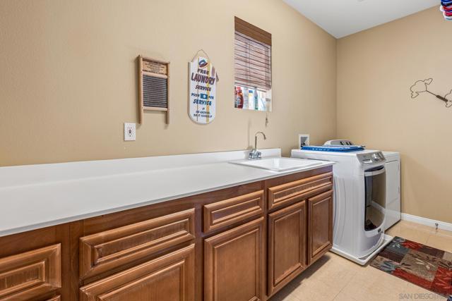 1299 Bellingham, Oceanside CA: https://media.crmls.org/mediaz/938a5ad2-354a-4c1f-80c6-9a3359202cfa.jpg