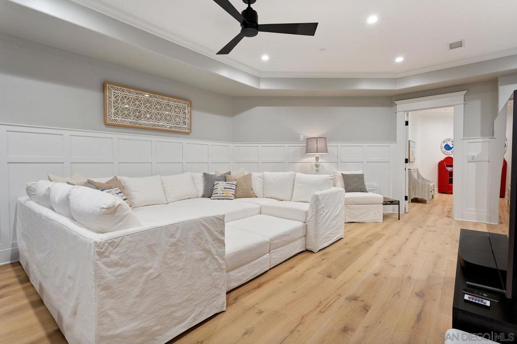 MLS #250017622SD img 22