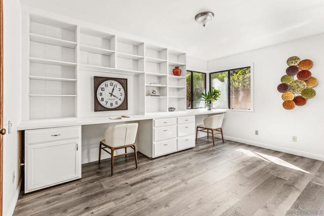 2820 Cedarwood Way, Carlsbad CA: https://media.crmls.org/mediaz/938b3f5d-b039-4c75-8fee-115676c30978.jpg