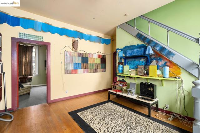 2331 San Pablo Ave, Berkeley CA: https://media.crmls.org/mediaz/938b62b4-6d62-4e3b-916a-cdc0cf42a203.jpg