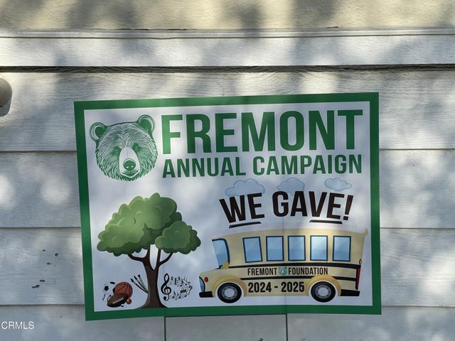 Detail Gallery Image 2 of 18 For 3226 La Crescenta Ave, Glendale,  CA 91208 - 2 Beds | 2 Baths