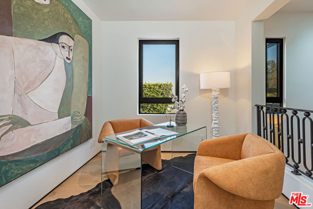 1271 Sunset Plaza Drive, Los Angeles CA: https://media.crmls.org/mediaz/938ddf8a-7957-4e7b-a124-a1fd24705508.jpg