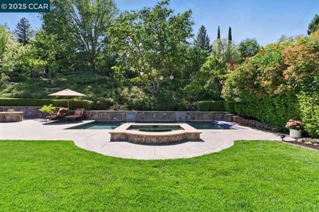 5220 Portillo Valley, San Ramon CA: https://media.crmls.org/mediaz/938dea00-0f63-4e0b-a7ac-c97c05070d64.jpg