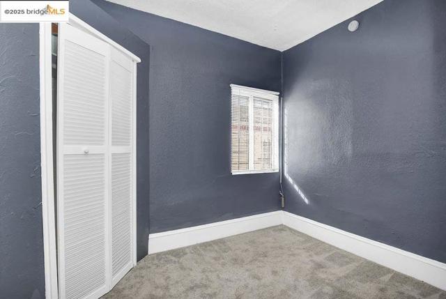 5540 E 17Th St, Oakland CA: https://media.crmls.org/mediaz/938e6fc4-8959-4a09-8667-f09cd7b6ec7a.jpg