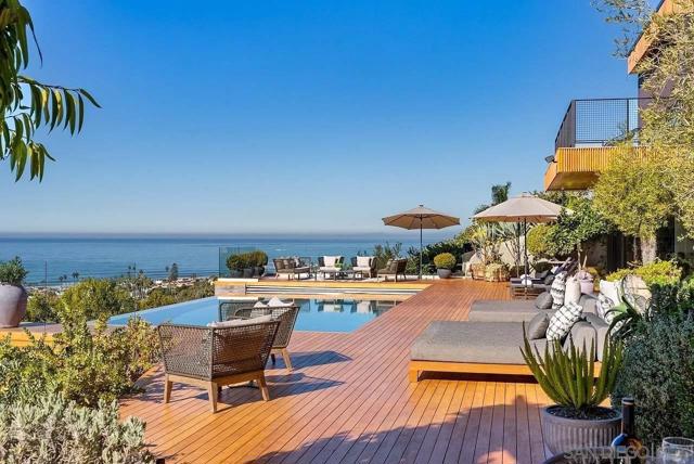 2585 Calle Del Oro, La Jolla CA: https://media.crmls.org/mediaz/938e9b47-276e-4b0e-b608-fc7ec0cac162.jpg