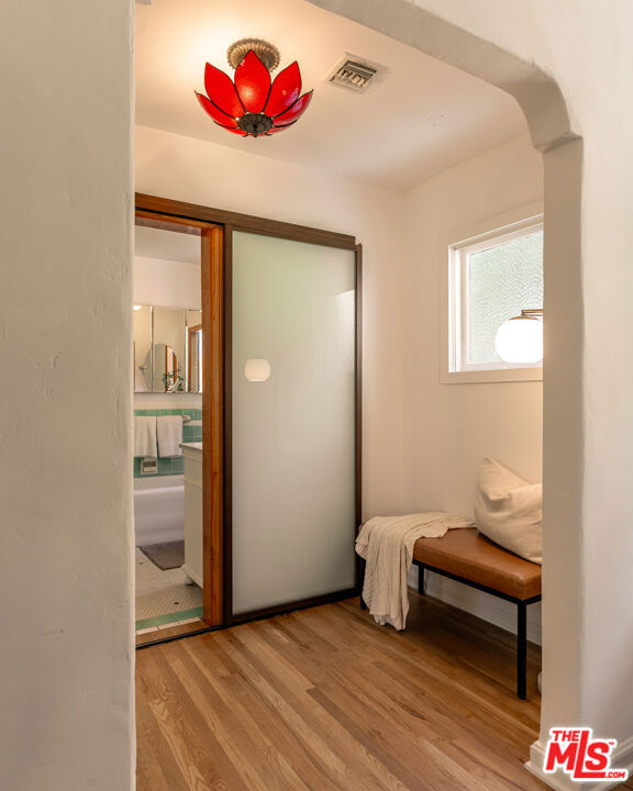 3105 Ledgewood Drive, Los Angeles CA: https://media.crmls.org/mediaz/938eb628-1f85-4137-9390-196d8d7863e0.jpg