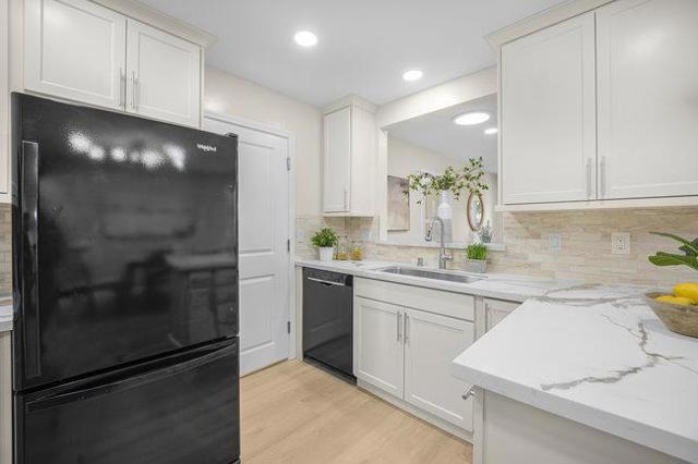 362 N Murphy Avenue, Sunnyvale CA: https://media.crmls.org/mediaz/938f0c64-c834-45d2-a841-e65ce0788e30.jpg
