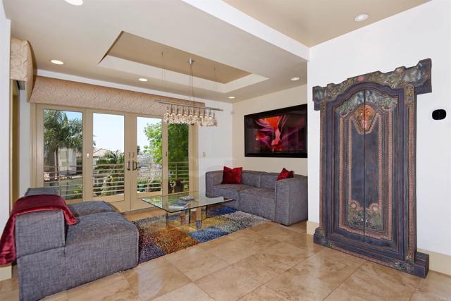 Detail Gallery Image 13 of 22 For 5787 Bellevue Ave, La Jolla,  CA 92037 - 4 Beds | 4/1 Baths