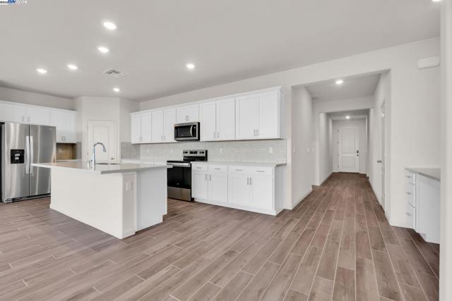 4171 Markovich Ct, Richmond CA: https://media.crmls.org/mediaz/93905d82-9845-4198-8ed8-ca9c03ff0d38.jpg