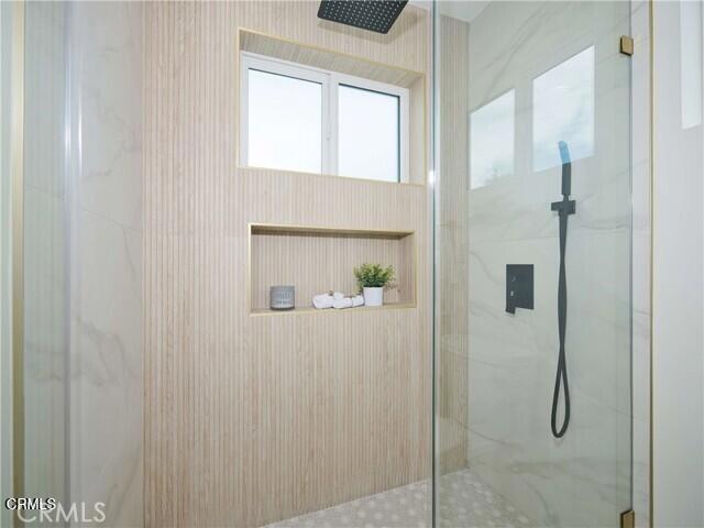 Detail Gallery Image 5 of 11 For 7219 Fallbrook Ave, West Hills,  CA 91307 - 3 Beds | 3/1 Baths