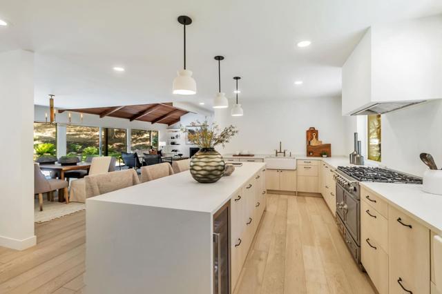 240 Willowbrook Drive, Portola Valley CA: https://media.crmls.org/mediaz/93912f5d-a83c-4a00-80aa-def0d4edf768.jpg
