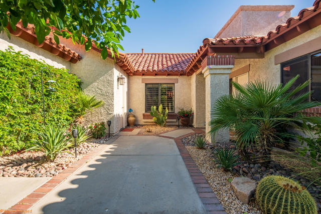 110 Trento Circle, Palm Desert CA: https://media.crmls.org/mediaz/9391a7ce-422c-40a9-9873-ad06adc5bcb4.jpg