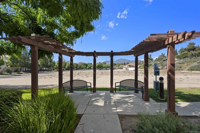 2745 White Pine Ct, Chula Vista CA: https://media.crmls.org/mediaz/93927d5d-dc3d-458b-a608-9acbff4dc8f6.jpg