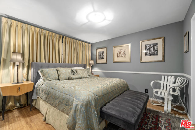 8670 Allenwood Road, Los Angeles CA: https://media.crmls.org/mediaz/9393889c-5793-4d8b-8e73-67b8b7c06658.jpg