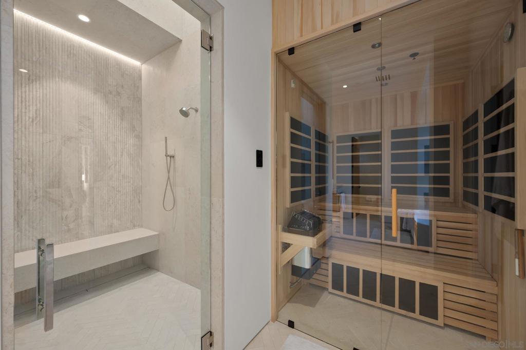 MLS #250043116SD image #16