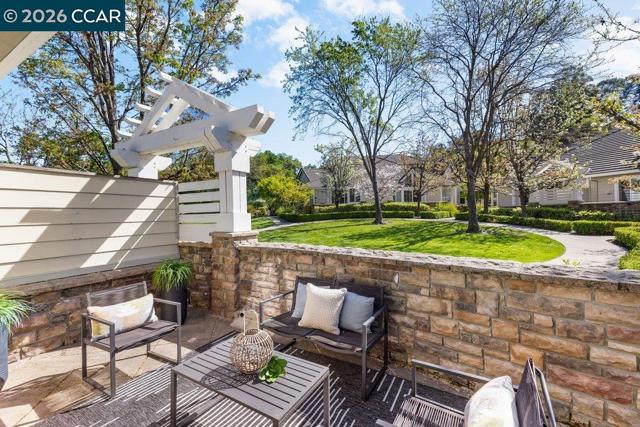 Image 44 of 52 For 172 Sugarloaf Ct