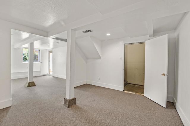 222 Holyoke, San Francisco CA: https://media.crmls.org/mediaz/9394e2c0-6d8f-4051-882f-69a9021d04d4.jpg