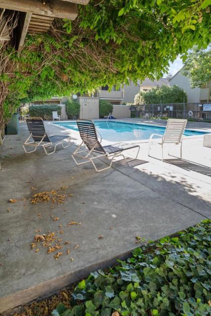 948 Kiely Boulevard, Santa Clara CA: https://media.crmls.org/mediaz/9394f72b-c56e-4b42-9ce9-49c2151d44d2.jpg