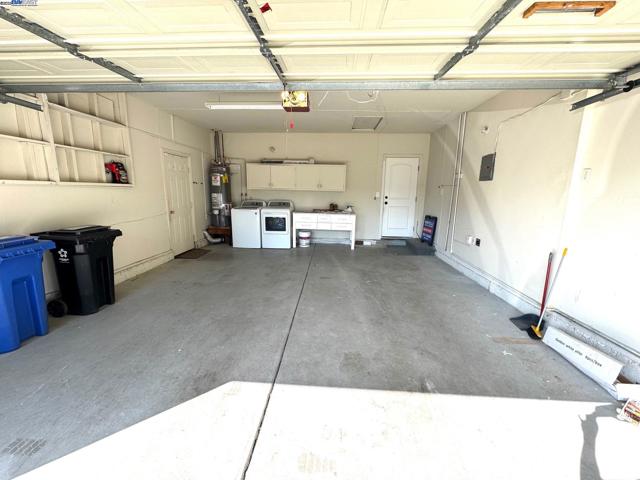 34288 Torrington Pl, Fremont CA: https://media.crmls.org/mediaz/9394f9b0-ca99-484a-8f7c-13e29f385726.jpg