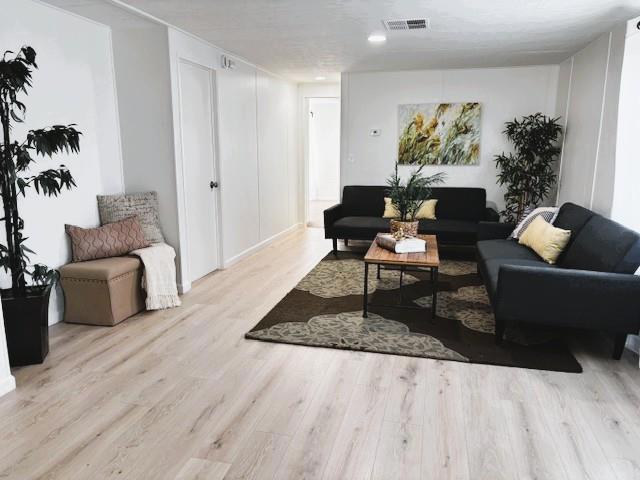 269 Oahu, Union City CA: https://media.crmls.org/mediaz/93950302-6d4c-483e-9992-4a646b590c14.jpg