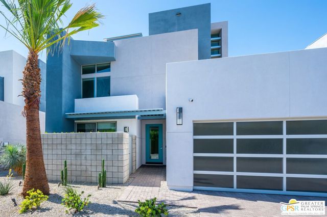 1007 Ziel Drive, Palm Springs CA: https://media.crmls.org/mediaz/9395c15a-7e12-4326-8b7a-f17edd92d652.jpg
