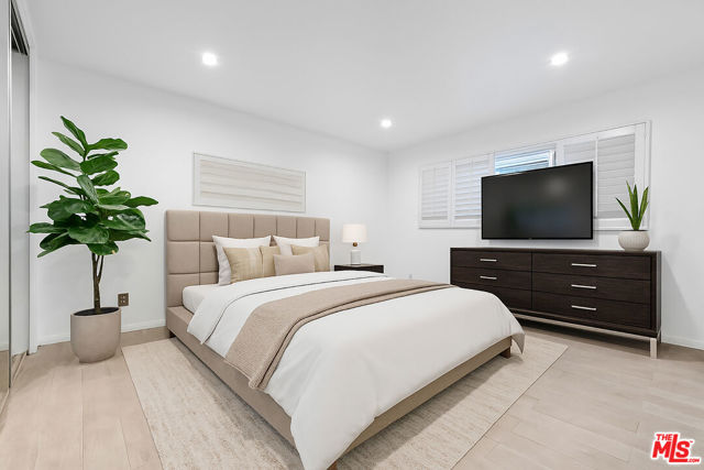 1807 Camden Avenue, Los Angeles CA: https://media.crmls.org/mediaz/9396e83d-8233-4324-a203-cc3ec1d8cce9.jpg