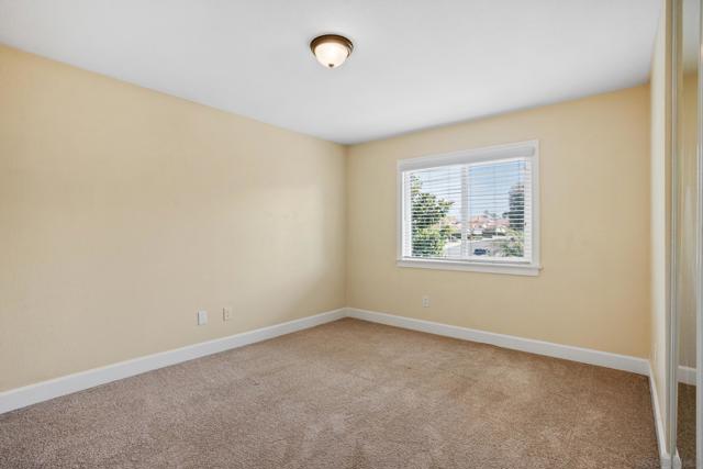 2009 Applewood Ln, Vista CA: https://media.crmls.org/mediaz/93974fc1-75d0-4f66-b385-cb5c5c315307.jpg
