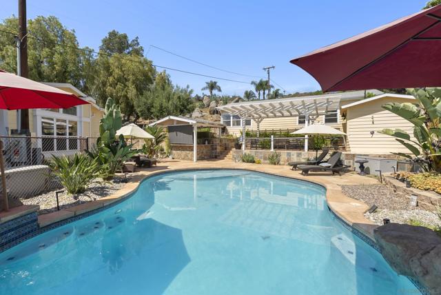 10505 Valle Vista Rd, Lakeside CA: https://media.crmls.org/mediaz/9397eedb-7245-45a6-9a4c-7e9ef01f1536.jpg