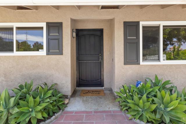 1471 Rock Springs, Escondido CA: https://media.crmls.org/mediaz/93983b85-9012-42b8-8d11-758e7f0f1921.jpg