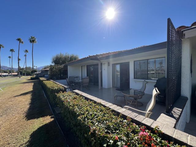 75 Calle Encinitas, Rancho Mirage CA: https://media.crmls.org/mediaz/93984cc1-f3d1-497c-94fd-8e8dc45ef048.jpg