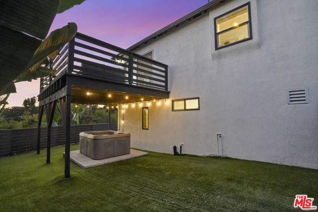 5549 Onacrest Drive, Los Angeles CA: https://media.crmls.org/mediaz/9399976b-ef46-4344-b10d-5279fd1aee9e.jpg