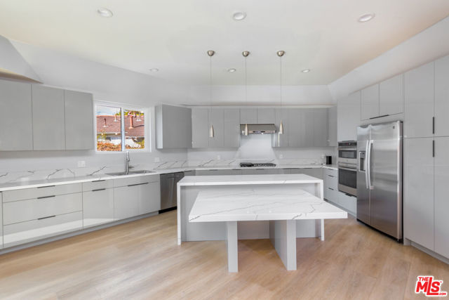 2143 Kerwood Avenue, Los Angeles CA: https://media.crmls.org/mediaz/93999a02-9105-4b9b-9cd8-86a0f30d88e5.jpg