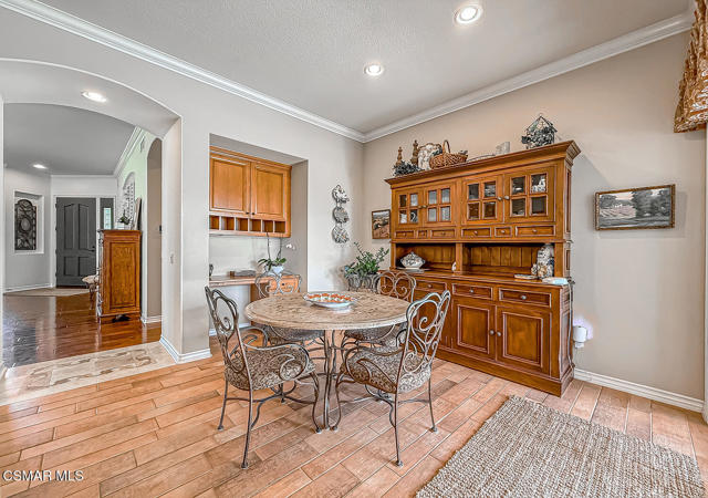 678 Via Carro, Newbury Park CA: https://media.crmls.org/mediaz/9399a5da-d5ae-4510-a1b6-9aa970500c43.jpg