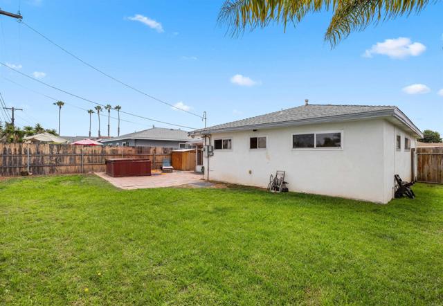 462 Carnation Avenue, Imperial Beach CA: https://media.crmls.org/mediaz/9399d9d8-df5b-49a4-89be-a8ef590ee25c.jpg