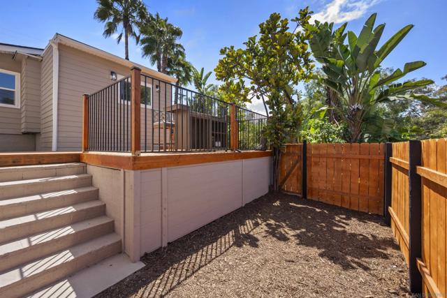 3675 Herbert St, San Diego CA: https://media.crmls.org/mediaz/939a3815-5bd4-4cf4-8110-5dadb0d47f05.jpg