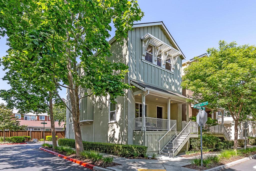 138 Iris Drive