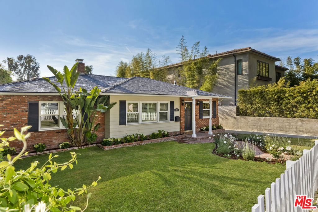 4219 Saugus Avenue