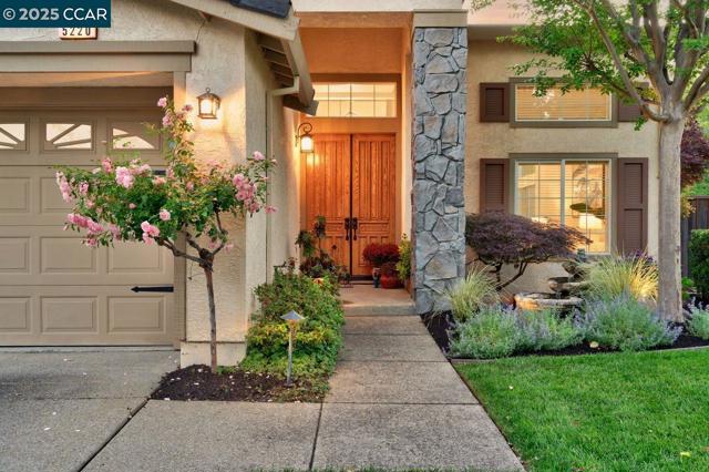5220 Portillo Valley, San Ramon CA: https://media.crmls.org/mediaz/939b2ef3-1729-4eaa-a577-b78fdb4e9497.jpg