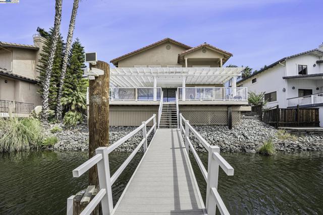 4892 South Pt, Discovery Bay CA: https://media.crmls.org/mediaz/939b6ce9-2710-4c85-adcf-f146b8402030.jpg