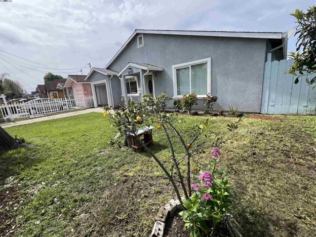 6223 Dairy Ave, Newark CA: https://media.crmls.org/mediaz/939bc3c9-4925-48b3-8fe4-656fec3007aa.jpg