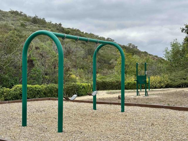 2176 Pointe Pkwy, Spring Valley CA: https://media.crmls.org/mediaz/939bf56c-abed-4837-bc9f-c44978e7f270.jpg