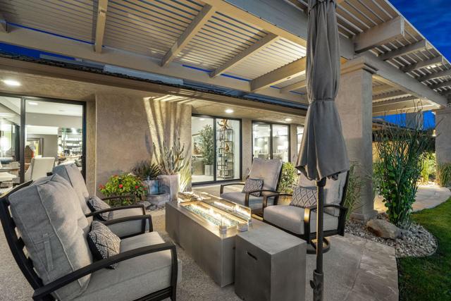 4 Saint Marys Court, Rancho Mirage CA: https://media.crmls.org/mediaz/939c3f54-ed74-4419-91d3-90e2539e8af9.jpg