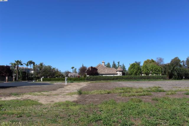 Image 7 of 19 For 8485 Ranch Rd
