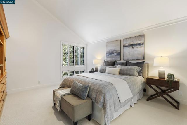 25 Watchwood Ct, Orinda CA: https://media.crmls.org/mediaz/939d8712-1d13-4f48-9a58-64581464bf85.jpg