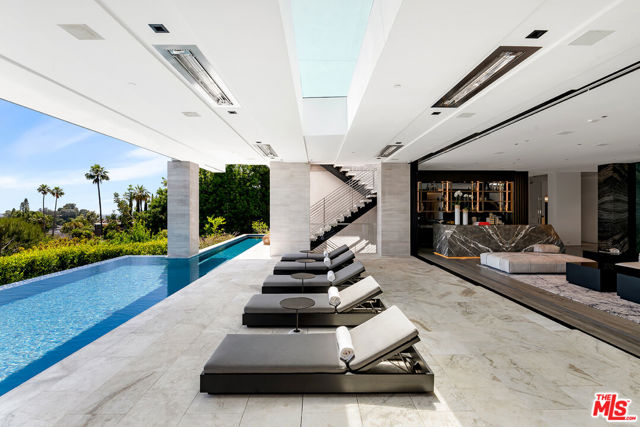 1108 Wallace, Beverly Hills CA: https://media.crmls.org/mediaz/939e4faa-450a-48d1-af65-89d0228358bf.jpg