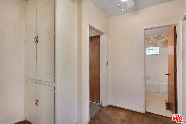 717 Marco Place, Venice CA: https://media.crmls.org/mediaz/939f4f5e-053f-4659-a698-f6c213c1f9ae.jpg