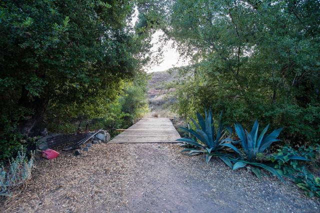 19360 Camino Vista Rd., Ramona CA: https://media.crmls.org/mediaz/939fab06-f625-485a-8ee4-519bc20eac39.jpg