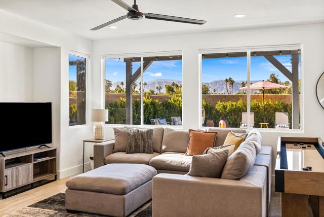 48539 Anastacia Court, Indio CA: https://media.crmls.org/mediaz/93a02199-d3a0-4e0a-8266-771bfc13ba91.jpg